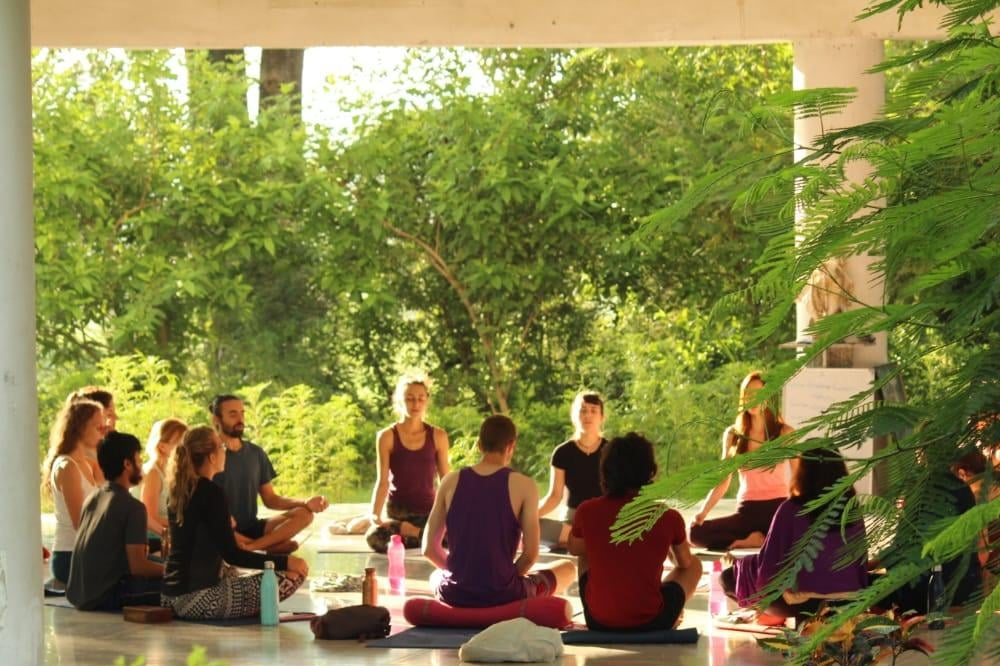 200 hour yoga teacher training in rishikesh
